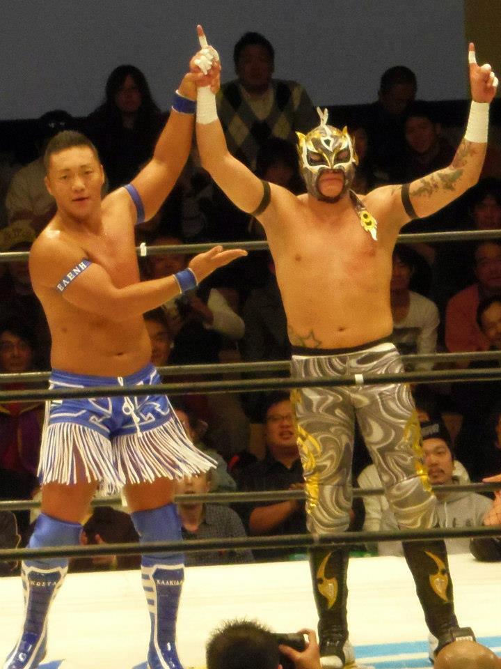 AAA invade Pro Wrestling Wave: Fénix y CIMA / Koruakuen Hall de Tokio, Japón - 27 de nov. de 2012 / Imagen by Noti AAA en Facebook