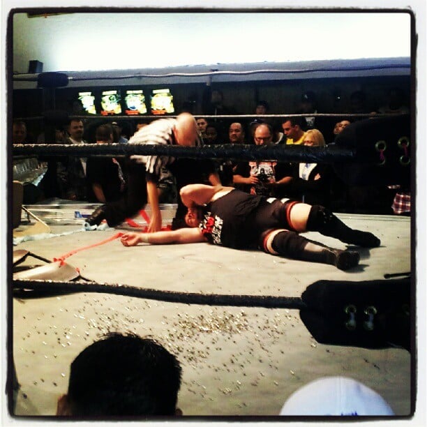 Kevin Steen, derrotado por Adam Cole (PWG Mystery Vortex 2012 - 1/12/12) / Twitter.com/dsalazar1082