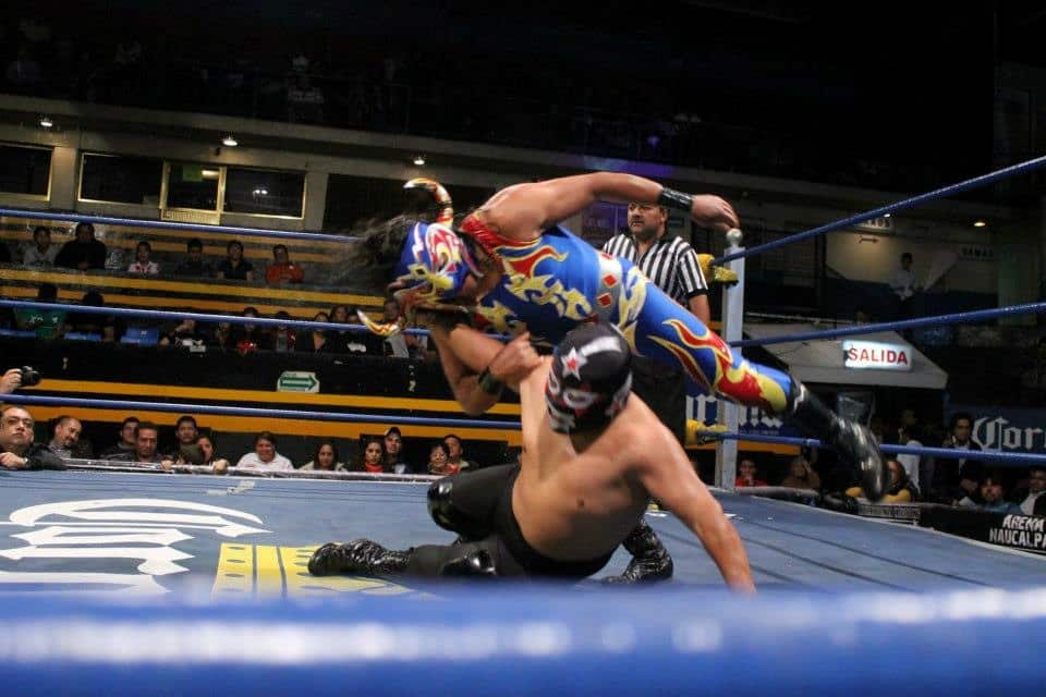 Imágenes: Mini Batista, Mini Súper Astro, Mini Piratita Morgan Jr., Mini Dark Espíritu y Mini Rey Cometa en IWRG 2 Mini Súper Astro vs. Mini Psicosis / Arena Naucalpan - 2 de dic. de 2012 / Imagen by IWRG Arena Naucalpan en Facebook
