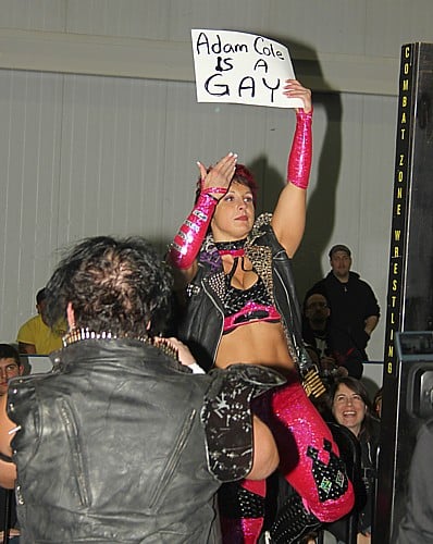 LuFisto, compañera de Sami Callihan, con un mensaje para Adam Cole en el Aniversario 14 de CZW / Photo by: Lyle Williams
