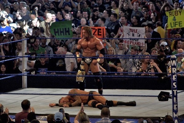 Triple H ganando el WWE Championship ante Randy Orton en WrestleMania 25 / Photo by: Ed Schipul - Creative Commons License