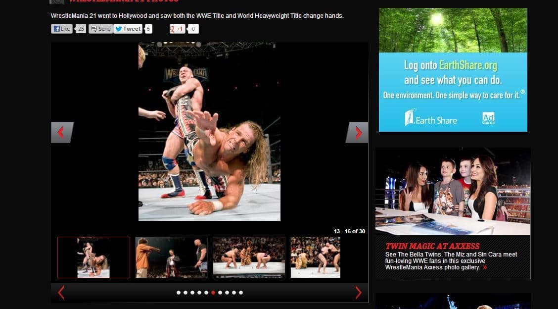 Shawn Michales recibe Ankle Lock | wwe.com