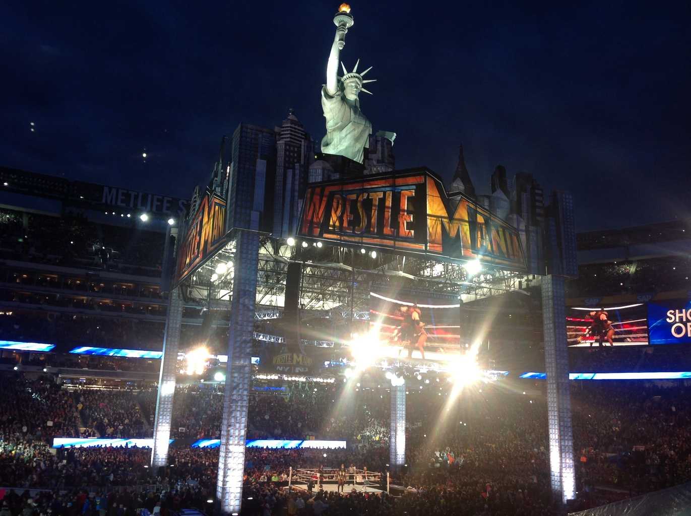 Las Imágenes de Wrestlemania 29 por un aficionado 2 La Estatua de la Libertad en Wrestlemania 29/ imagen by Alex Ruiz