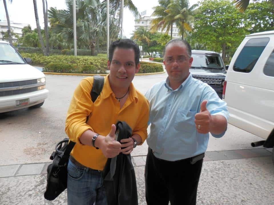 “Ya por fin en Puerto Rico…”: Lic. Dorian Roldán - @dorianroldan 2 Lic. Dorian Roldán, dirigente de AAA Evolución y accionista de Triple A, en Puerto Rico / 20 de abril de 2013 / Photo by WWL Mundial en Facebook