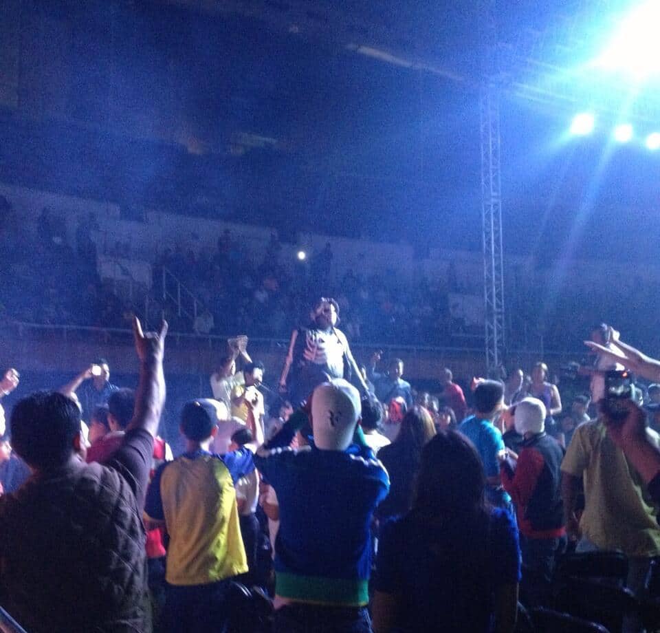 Todo X el Todo: L.A. Park rumbo a enfrentar a Dr. Wagner Jr. / Gimnasio Juan de la Barrera, DF – 11 de mayo de 2013 / Photo by @ElHijodelSanto en Twitter