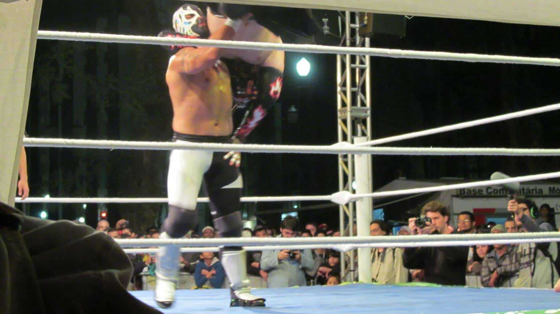 Apocalipsis en su lucha contra Hellspawn( Imagen: Facebook Denise Sanchez