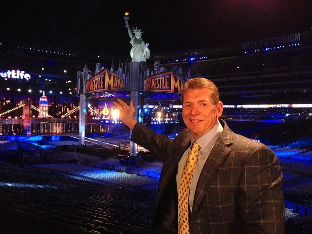 ¡WrestleMania 35 será en el MetLife Stadium de New Jersey! 6 Vince Mc Mahon en Wrestlemania 29 // imagen por Twitter @VinceMcMahon