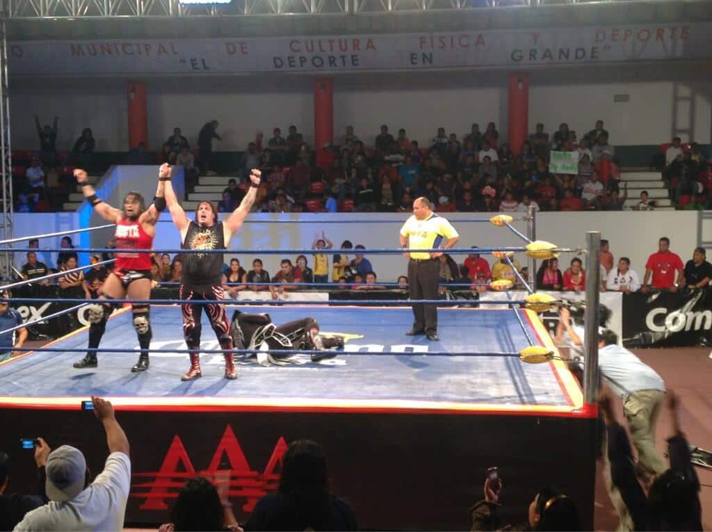 #AAAFusión (Resultados 26/Mayo/13): ¡@Cibernetico_AAA y @ElMesias_AAA triunfan! - ¡Uro Rocker regresa a @Lucha_Libre_AAA! 2 AAA Fusión: Cibernético y El Mesías trunfan rumbo a Triplemanía XXI / Deportivo Toltitlán de Tultitlán, Edomex. - 26 de mayo de 2013 / Photo by @Lucha_Libre_AAA en Twitter