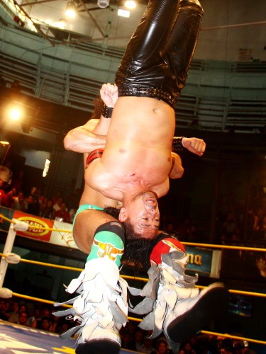 Rush acaba con Nakamura/ imagen cmll.com