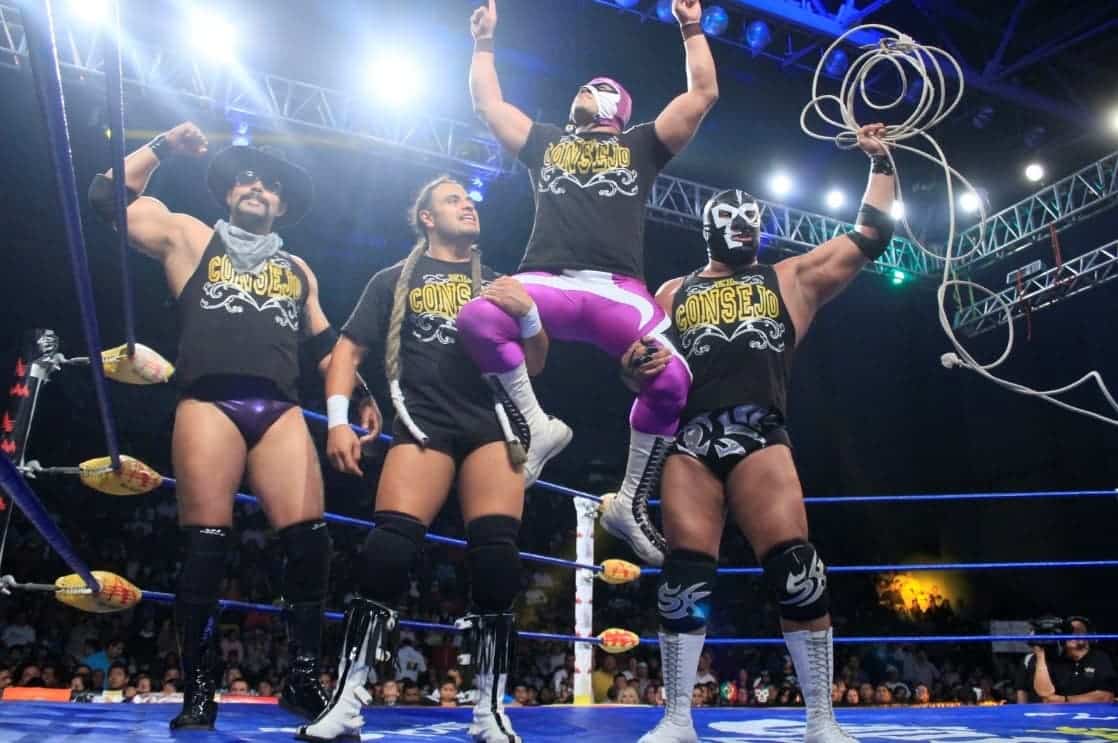 El Consejo (Máscara Año 2000 Jr., Texano Jr., El Hijo del Fantasma -en presentación oficial con la AAA- y Silver King) en Héroes Inmortales VII / Gimnasio Miguel Hidalgo de Puebla – 18 de octubre de 2013 / Image by luchalibreaaa.com