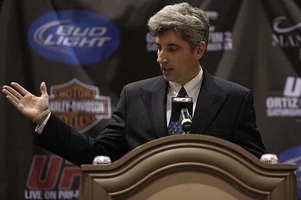 El presidente de la comision atletica de Nevada Keith Kizer renuncia ...